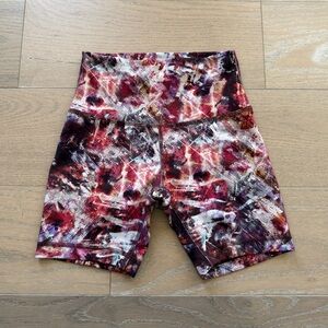 Lululemon Women’s Wunder Train High Rise Size 4 Multicolor